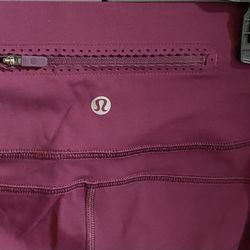 WOMEN’S LULULEMON LEGGINGS SIZE 8