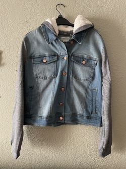 New Denium Jackets With Hoodie And Warm Sleeves