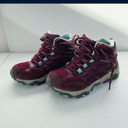 Merrell Waterproof Rain 🌧  Or Snow ⛄️  Shoes For Girls Size 13 Girl Extra Durable Shoes. Non Slip Tracking. Like New Used 1x Girl Ages 5-7