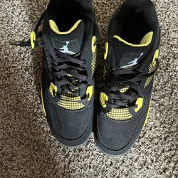 Jordan 4 ‘Retro Thunder’