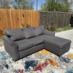 🚚 FREE DELIVERY ! Beautiful Gray Reversible Sectional Couch