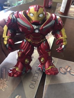 Funko Hulk buster 