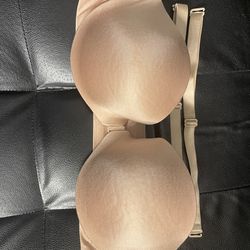 Victoria’s Secret (38C)