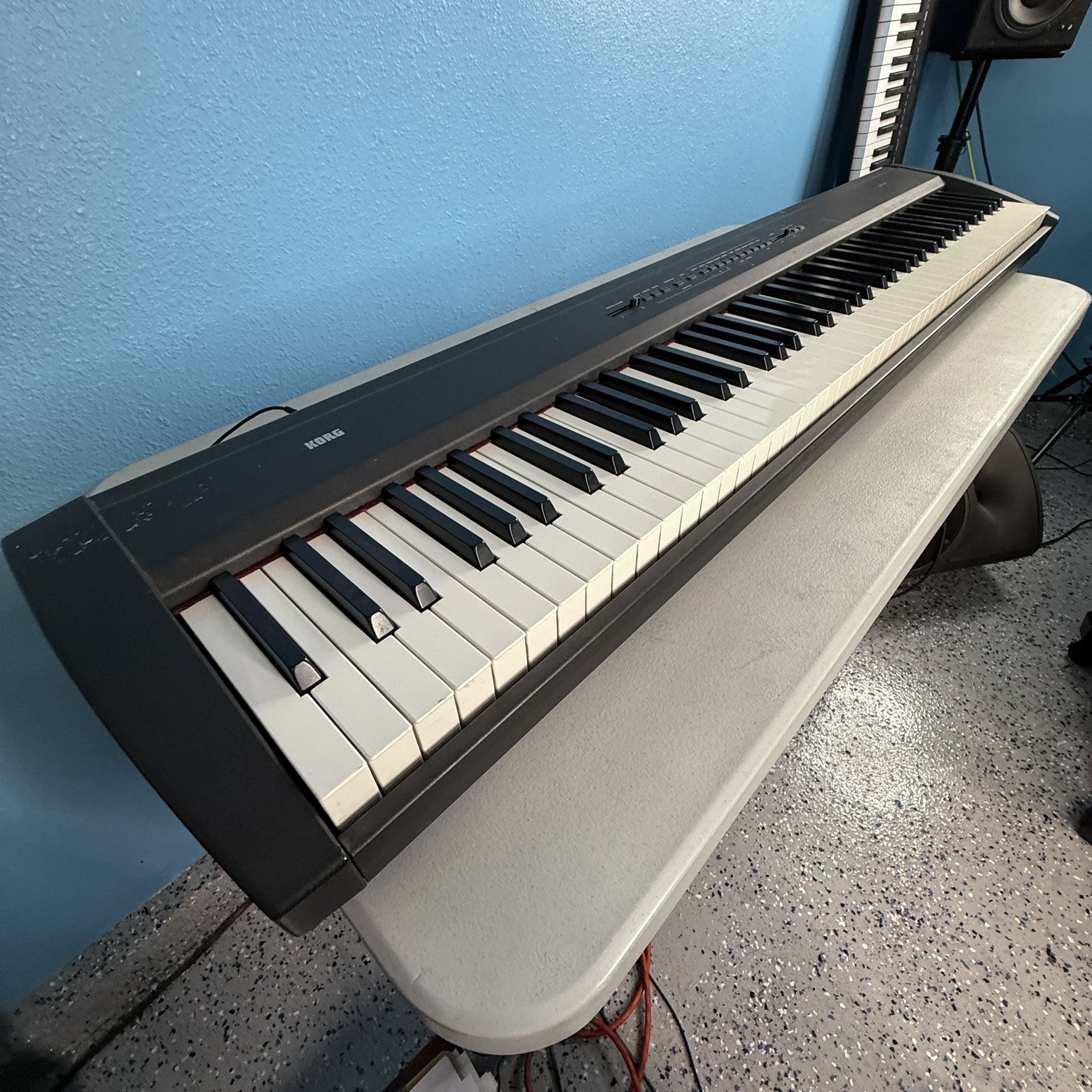 🎹 Korg SP-200 Digital Piano – 88 Weighted Keys – Fully Functional