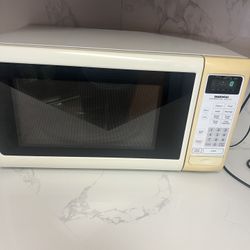 Microwave Oven 