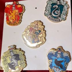 Harry Potter Collectible 4 Houses Hogwarts Enamel Pin Set Lot Ravenclaw Hufflepuff Slytherin Gryffindor Brand New!!