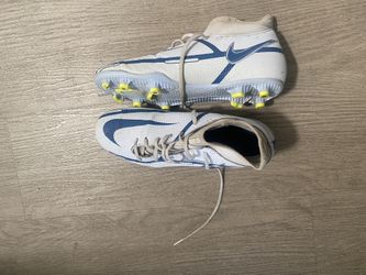 nike phantom soccer cleats