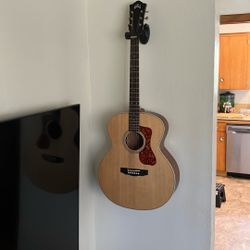 Guild Baritone Guitar Beautiful 