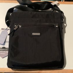 Brand New Baggallini Go Bagg with RFID Phone Wristlet 