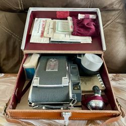 Vintage 60’s POLAROID Model 900 Electric Eye Land Camera • Original Case, Manual