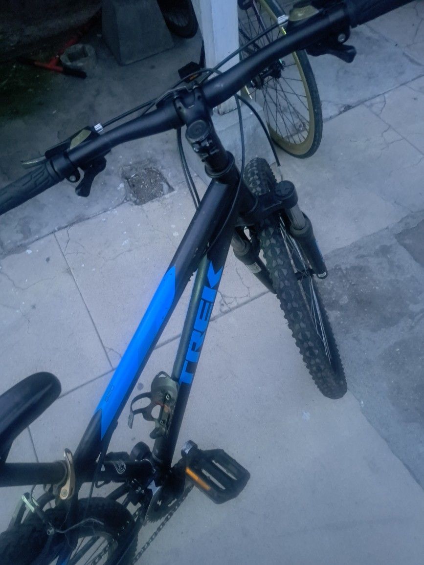 Trek Mountain Bike 820
