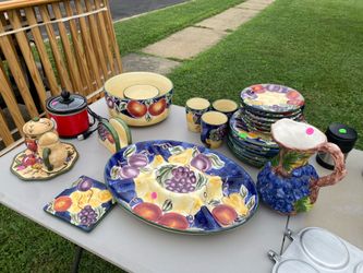 Dishes/serving set