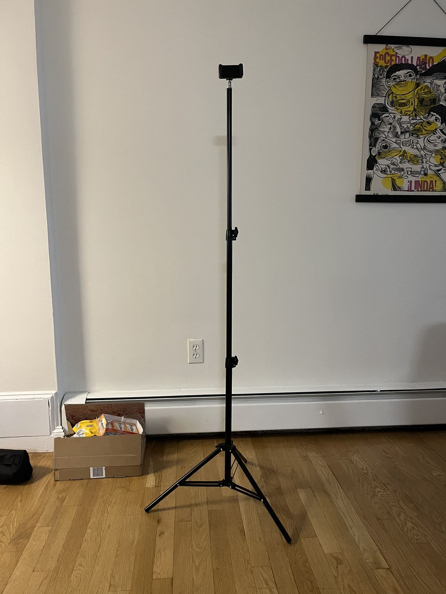 64'' Extendable Tripod for Smartphones