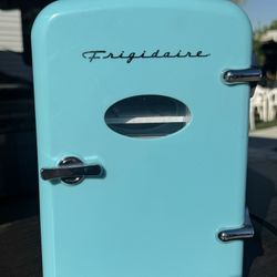 12 in. 1 cu. ft. 9-Can Retro Mini Refrigerator 