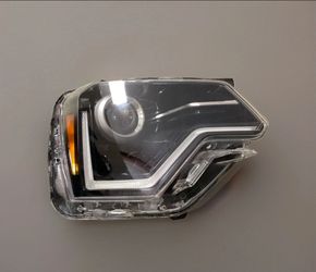 2017 2018 KIA NIRO RIGHT HALOGEN HEADLIGHT USED OEM 92102-AT