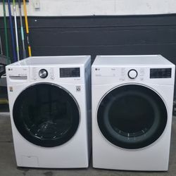 LG ThinQ Washer & Dryer Set - High Efficiency