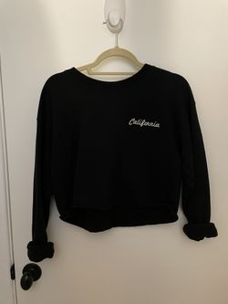 Brandy Melville California Cropped Sweater