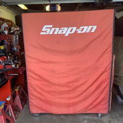 Snap-On tool box’s top and bottom