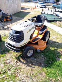 Club Cadet Riding Lawn Mower