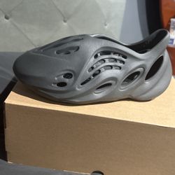 Adidas Yeezy Foam RNR
