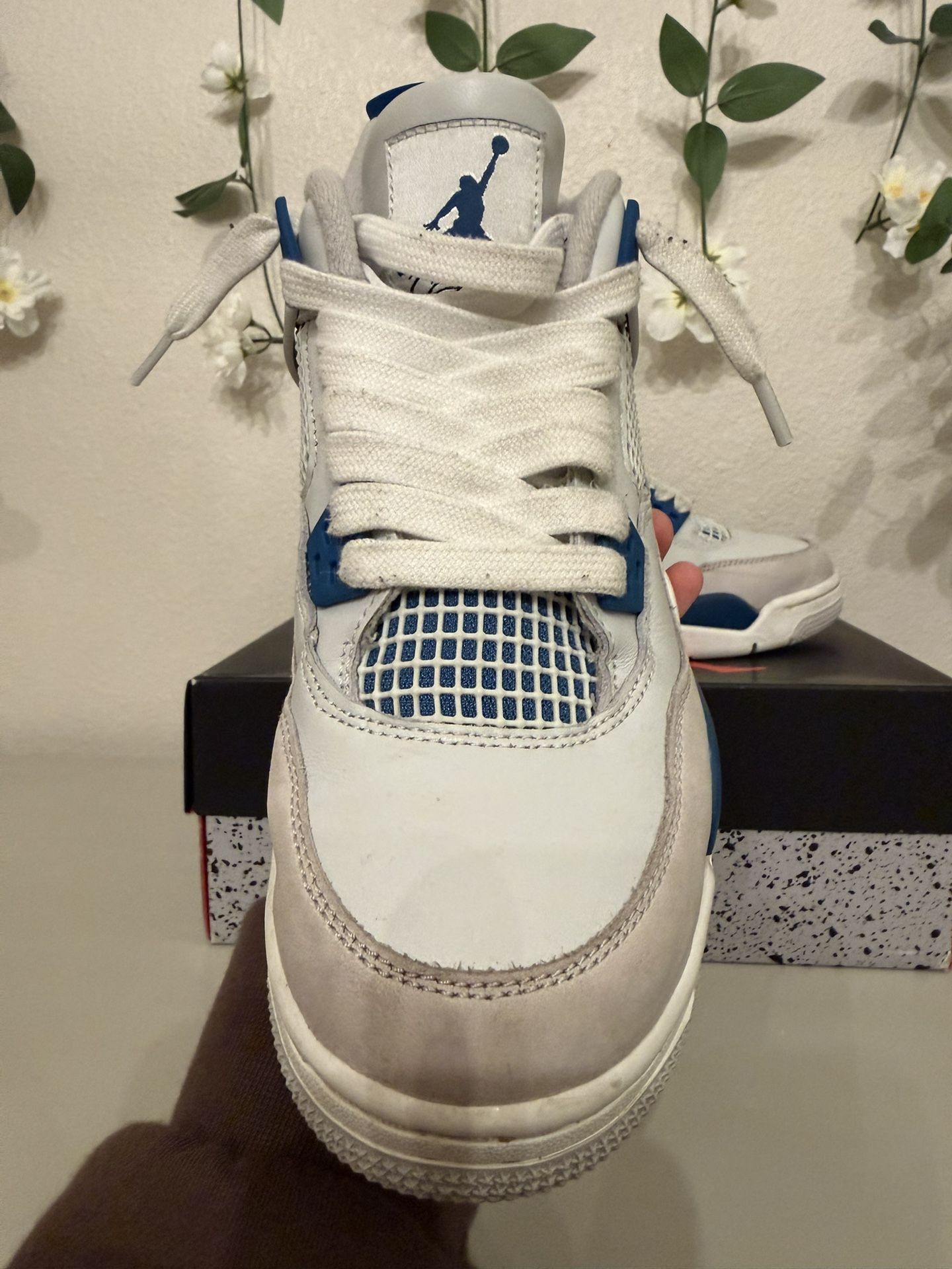 Jordan 4 ‘Military Blue’ YOUTH size 6.5