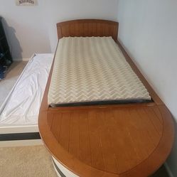 Unique Boat Bed (Twin) With Trundle