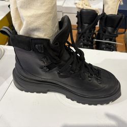 Brand New Canada Goose Boots – Multiple Sizes – $350