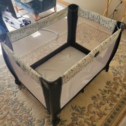 Graco Pack And Play With Bassinet 