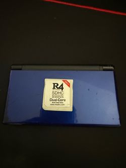 Nintendo Ds with R4