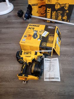 DeWalt 20V XR Cordless Roofing Nailer DCN45RNB