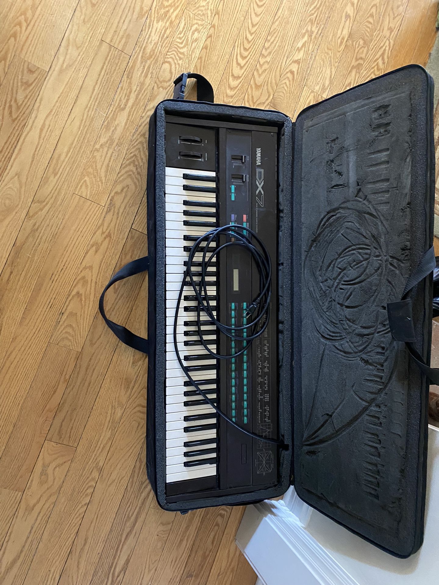 Vintage DX7 Synthesizer W Case