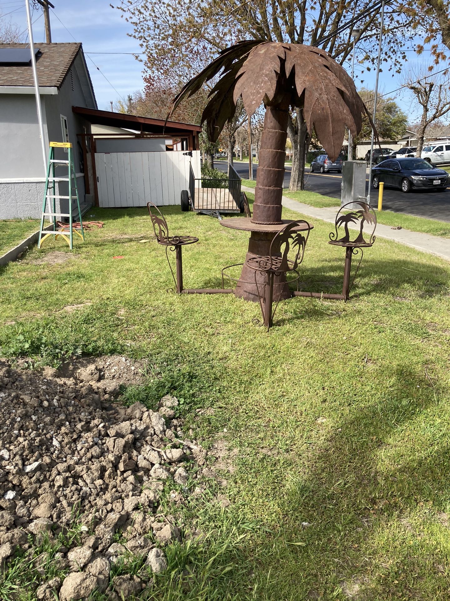 Metal Palm tree for Sale in Modesto, CA OfferUp