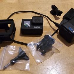 GoPro 7 Black & 128 GB Memory Card