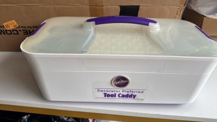 Cake decorator tool caddy