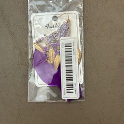 Feather earrings new