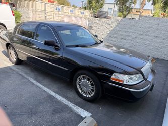 2011 Lincoln Town Car