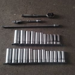Snap On Tools 3/8 Drive SAE And Metric Socket Set Extension And Ratchet 