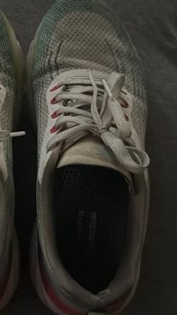 Skechers Goga Mat Running Shoe Right
