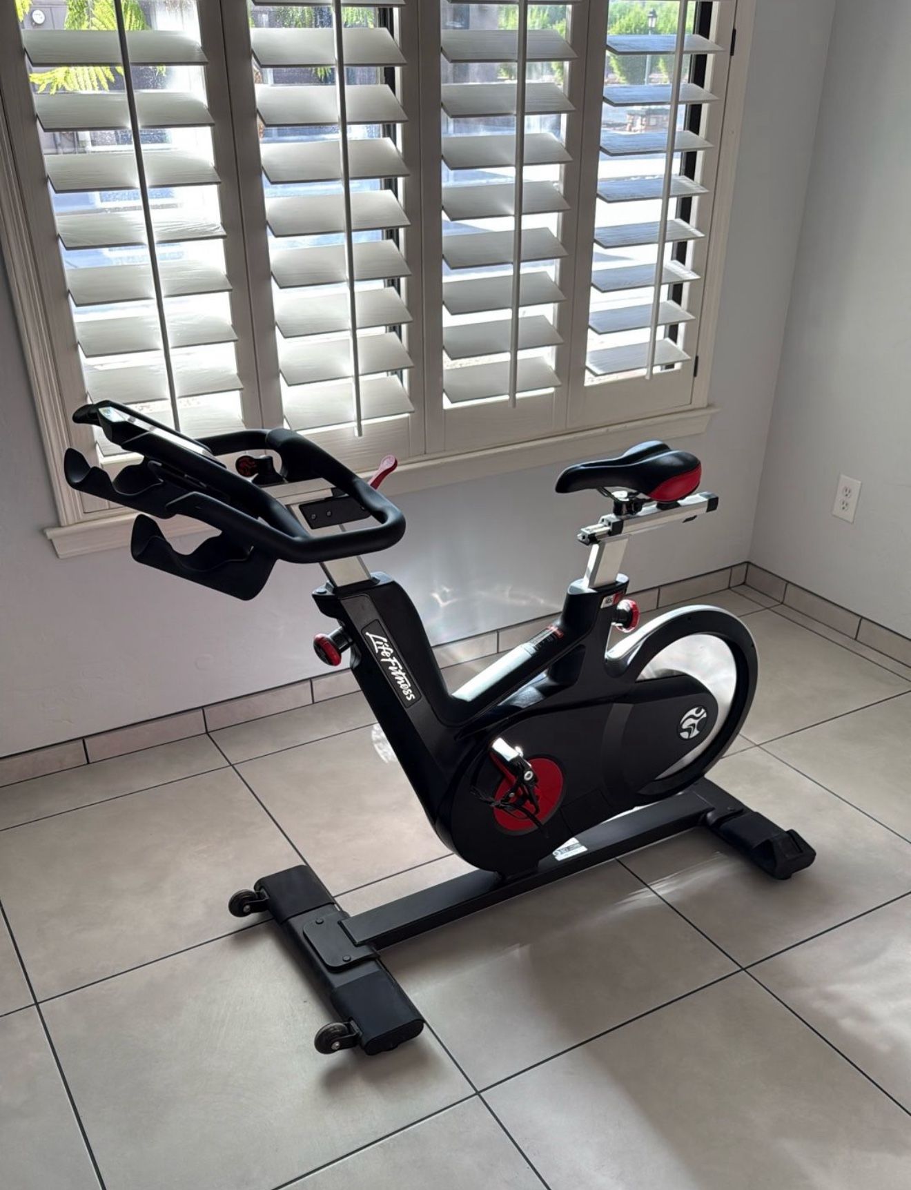 🚴♂️ LifeFitness IC5 Spin Bike – Studio Grade – $500