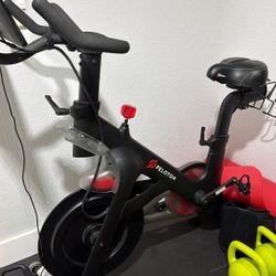 A La Venta Bicicleta Eléctrica Pelotón Casi Nueva 