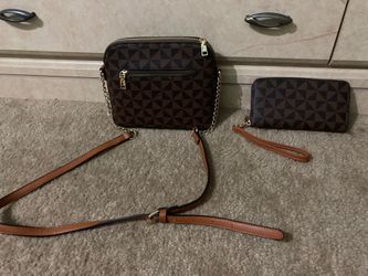 Purse with hand purse