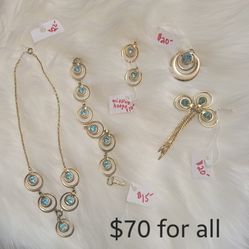 1950s Blue Rhinestone Jewelry Set | 50s Turquoise & Gold Circles Set  $70 for all
Pick up in Harlingen, near Walmart.
Antiques, Telephones & Flags
