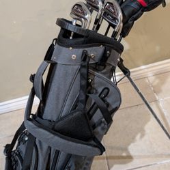 TITLEIST 917D3 DRIVER SET, AP1 716 IRON SET, NEW ODYSSEY WHITE HOT PUTTER, NEW GOLF STAND BAG