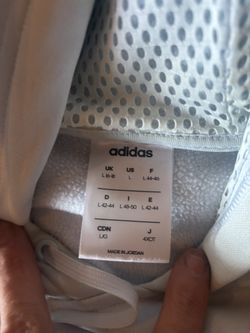 Large Adidas pullover sweatshirt perfect condition no stains at all size large inbox me $60flat