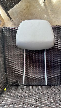 Mercedes Benz c(contact info removed) headrest