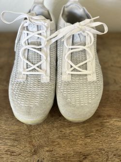 Nike Air Women's Size 7 US Vapormax Flyknit 2021 Pure Platinum Shoes