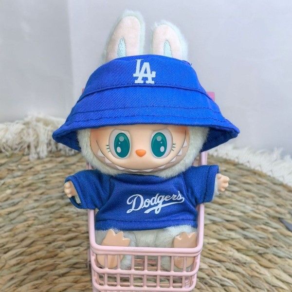 DIY labubu dolls for each team