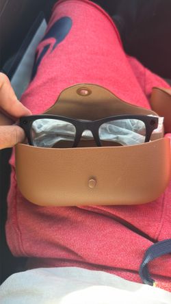 Ray-Ban Meta Wayfarer Gen 2 Smart Glasses – Black/Clear – Like New