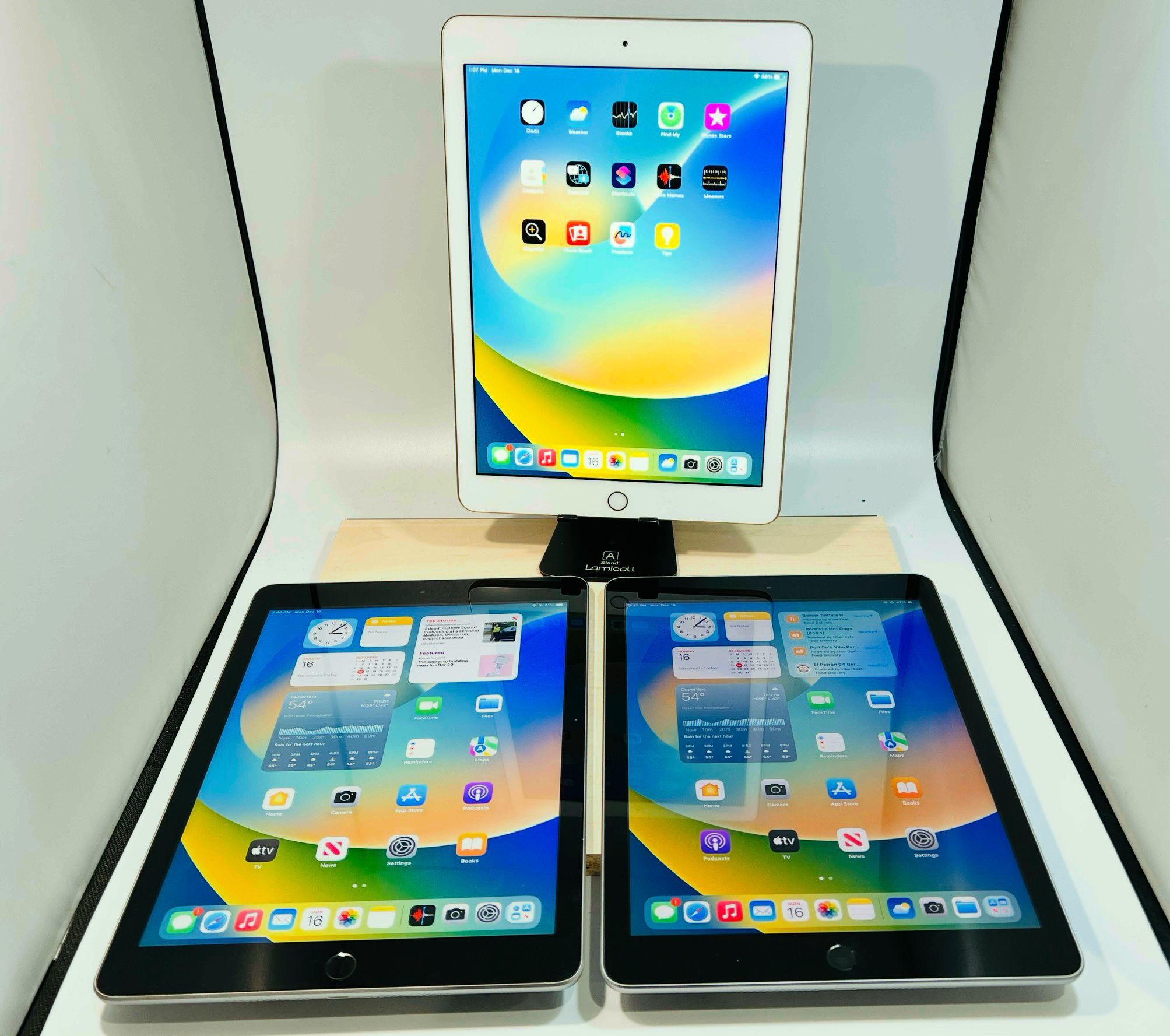 Apple IPAD 5 32 9.7” iOS 16 HOLIDAY SALE $150 Each