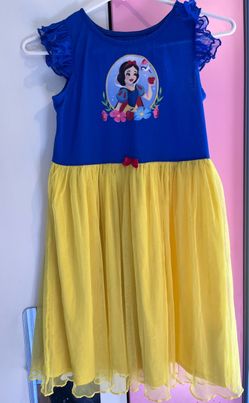 Girls Snow White dress size 9/10